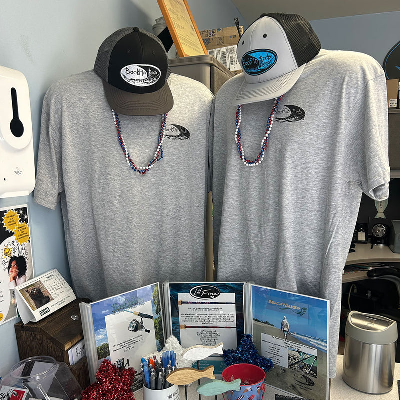 Load image into Gallery viewer, Blackfin Mannequins, Bob and Frank, sporting the Blackfin Heather Gray shirts and Blackfin Hats.