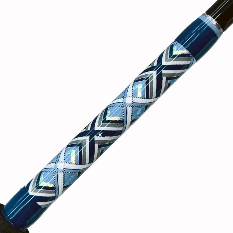 Load image into Gallery viewer, Comparable to our Blackfin Fin 184 50# Wire Line. This rod comes complete with foam grips, AFTCO swivel top, blacked out guides and a size 2 AFTCO collet and ferrule. Butt wrap is shown. Colors are Gray, dark blue, light blue, iridescent metallic white, and silver. Butt wrap is Diamond X in pattern. 
