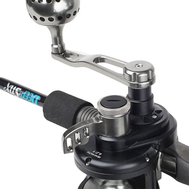 Load image into Gallery viewer, The JG20 Slow Pitch Jigging Rod &amp; Reel Combo is paired with SPPE3050C a size 20 Conventional Reel. Product Features:  Solid Hand Made Construction Light Weight and Durable Very Sensitive High Performance, Power Rating 3-5 Made of Japanese Toray Carbon Fiber EVA Grips with Rubber Comfort Gimbal Rated for Jigs 120-300g Strong Fishing Power High Speed, Lightweight Reel with Power Knob
