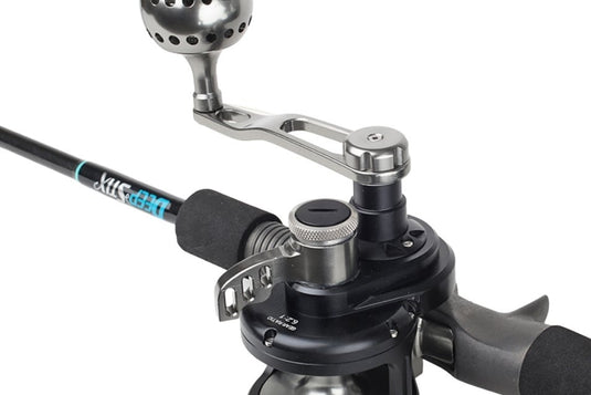 The JG20 Slow Pitch Jigging Rod & Reel Combo is paired with SPPE3050C a size 20 Conventional Reel. Product Features:  Solid Hand Made Construction Light Weight and Durable Very Sensitive High Performance, Power Rating 3-5 Made of Japanese Toray Carbon Fiber EVA Grips with Rubber Comfort Gimbal Rated for Jigs 120-300g Strong Fishing Power High Speed, Lightweight Reel with Power Knob